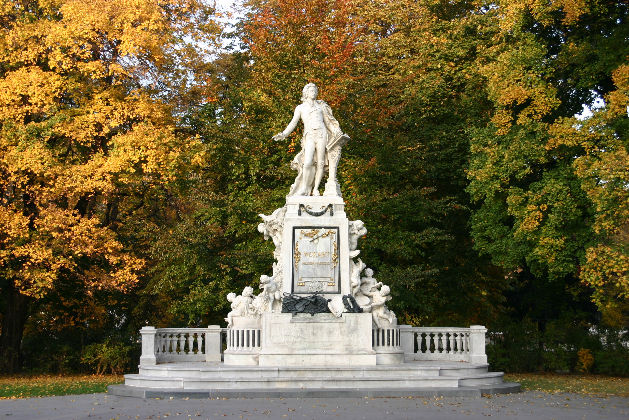 Mozart minnesmonumt.jpg