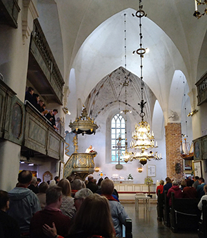 Högmässa i Domkyrkan Interiör från Borgå domkyrka.
