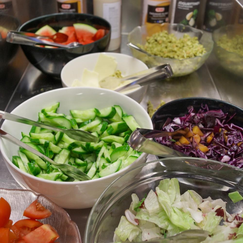 Andakt och lunch för pensionärer arbetssökande