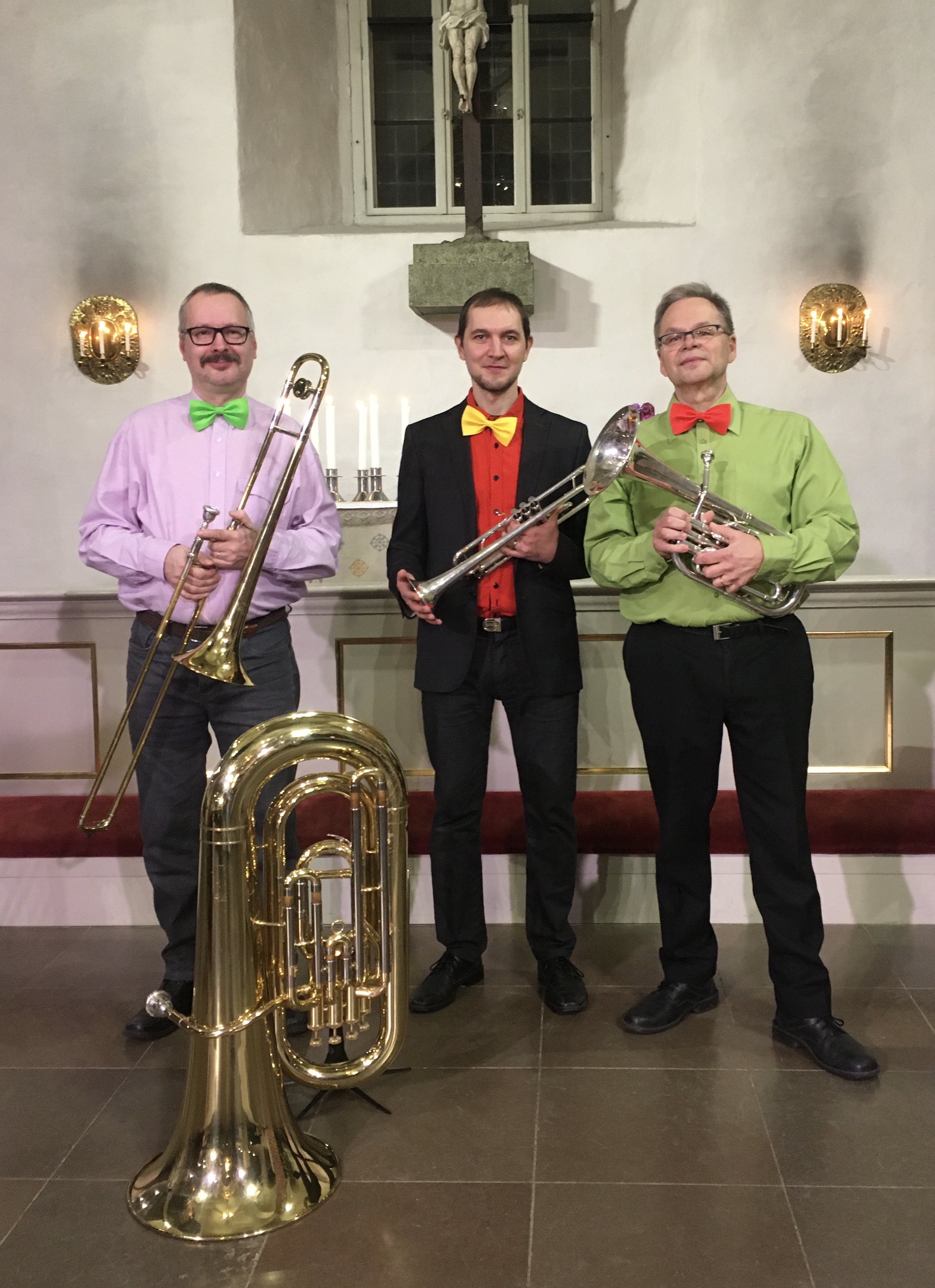 Nyårskonsert med brasstrion PLP Bild av gruppen som består av Patrik Latvala, trombon, Per Hytönen och Leo Kylätasku, trumpet.