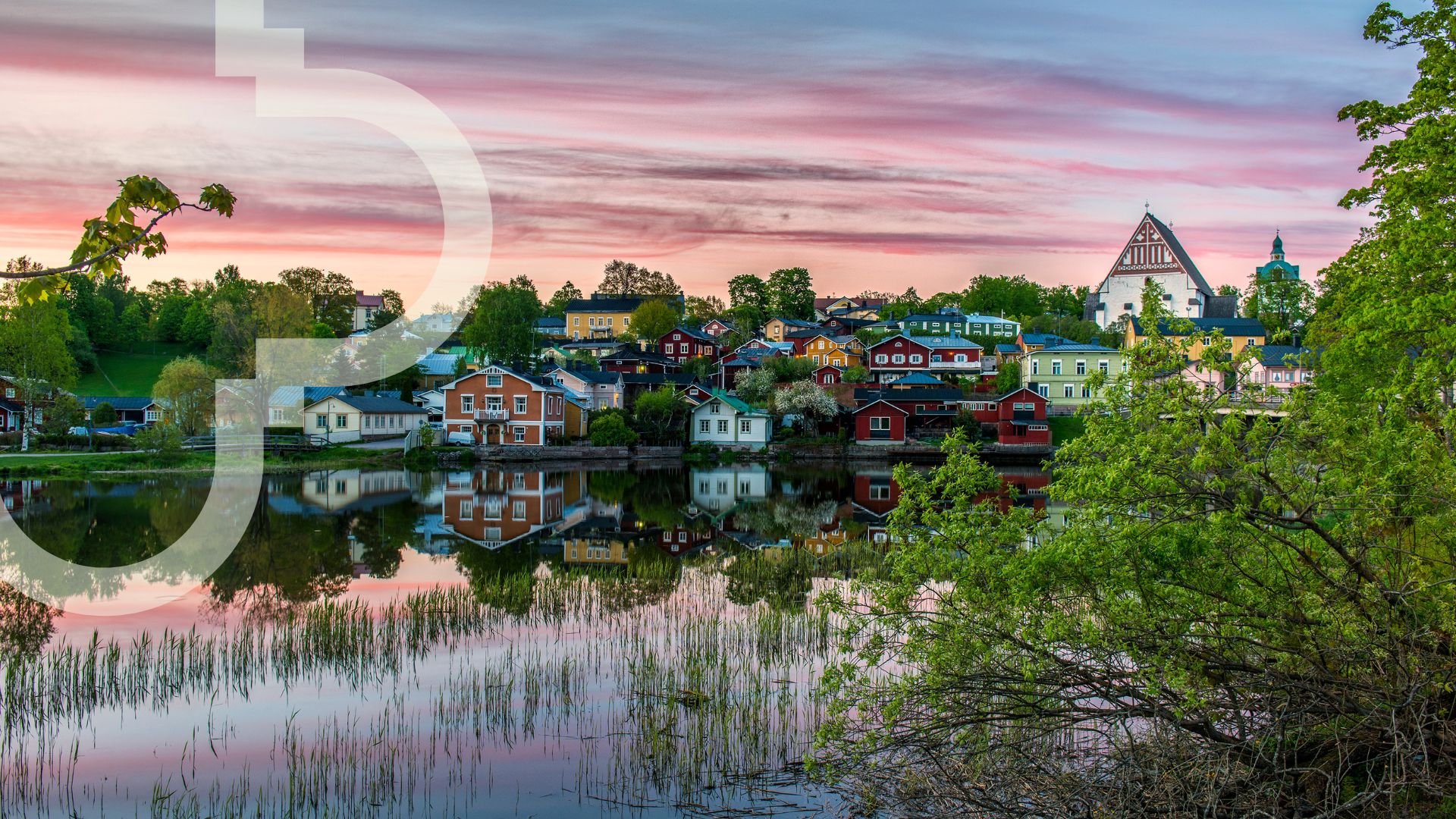 Blåröd kvällshimmel ovanför idylliska sommarborgå.